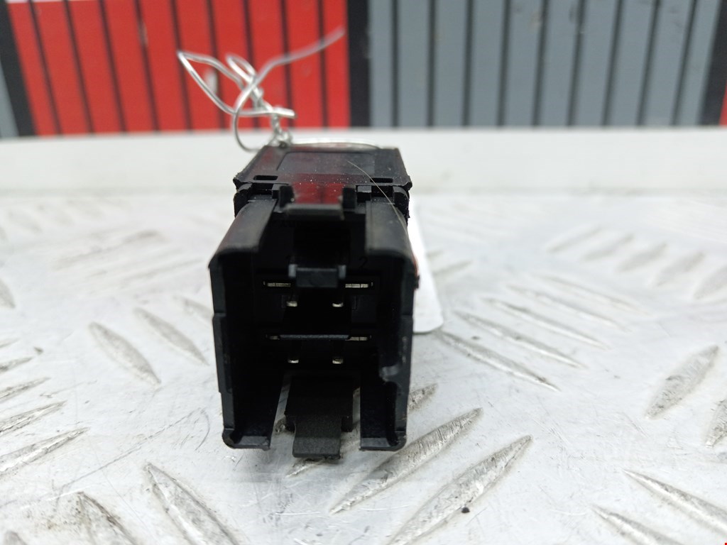 Кнопка аварийной сигнализации (аварийки) VOLKSWAGEN Caddy III 2004-2015