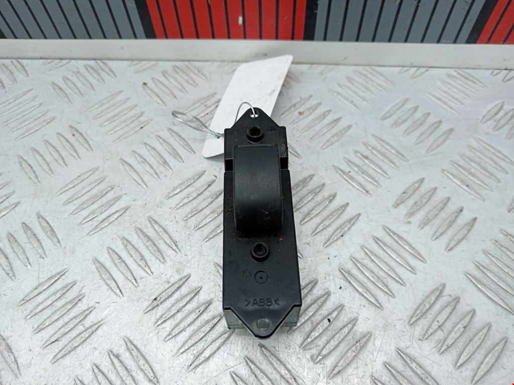 Кнопка стеклоподъемника MITSUBISHI Lancer IX CS 2000-2010