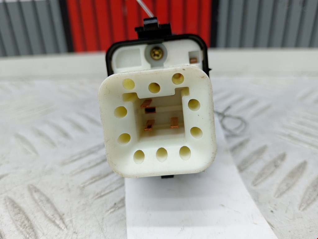 Кнопка стеклоподъемника MITSUBISHI Space Wagon N8,N9 1998-2004