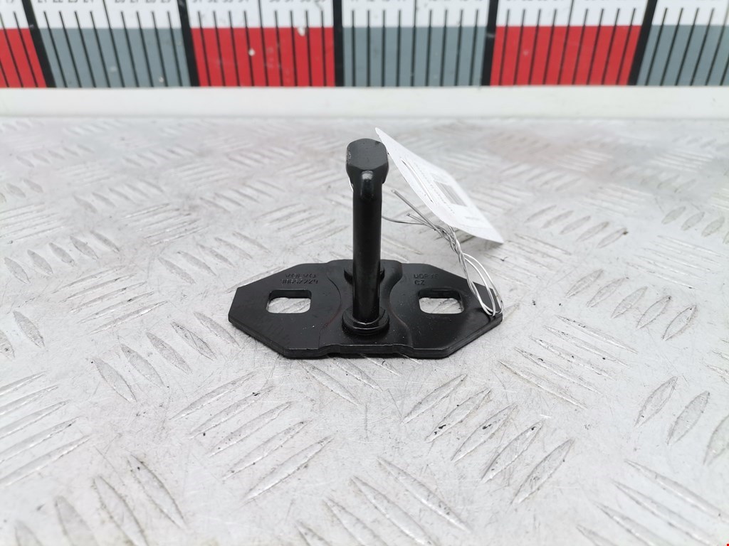 Замок багажника (крышки двери) VOLVO C30 2006-2013