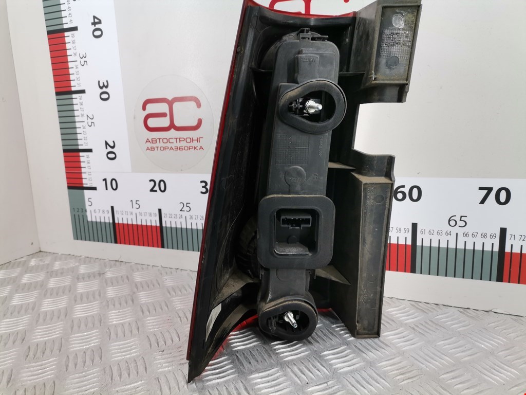 Фонарь задний правый DACIA Logan I 2006-2012