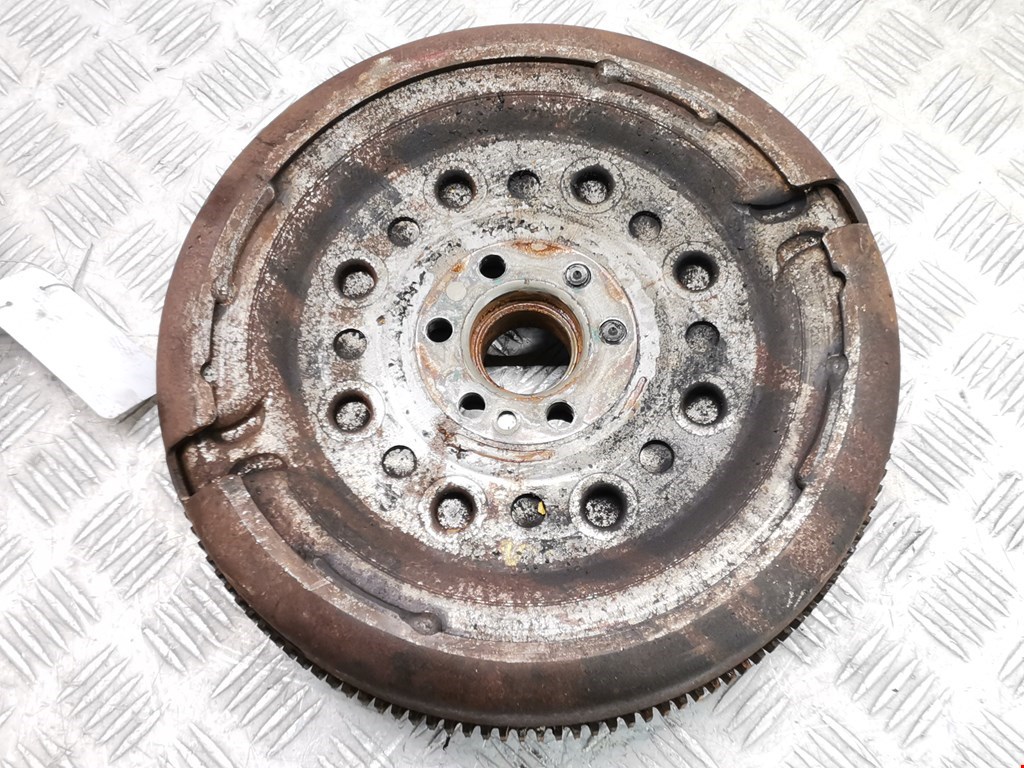 Маховик (демпфер сцепления) AUDI A3 8P 2003-2013