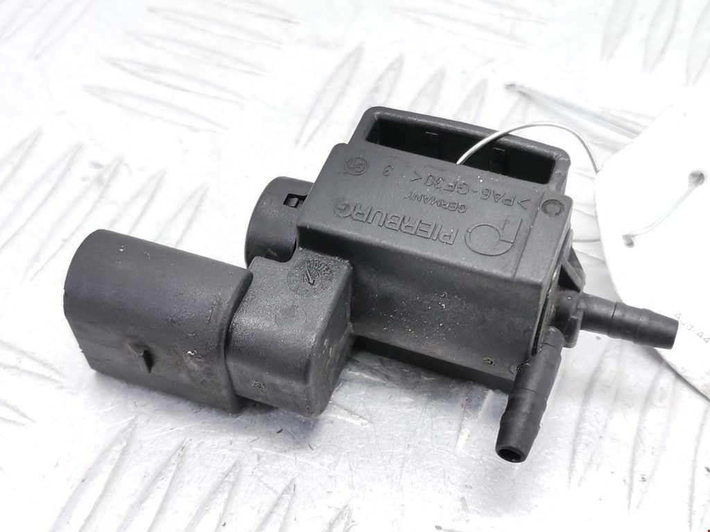 Клапан воздушного фильтра Audi A4 B6 (2000-2006)