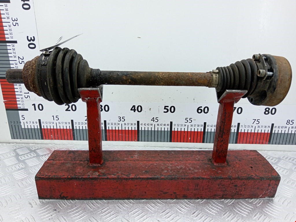 Полуось (привод, приводной вал) передняя левая AUDI A3 8P 2003-2013