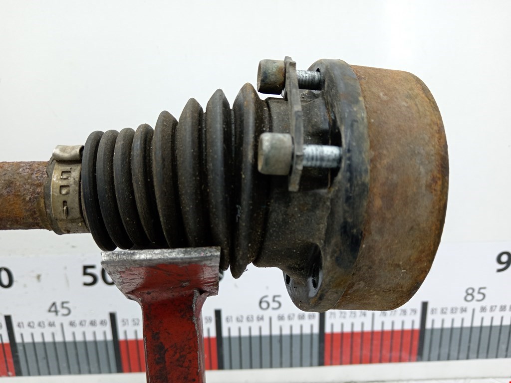 Полуось (привод, приводной вал) передняя левая AUDI A3 8P 2003-2013