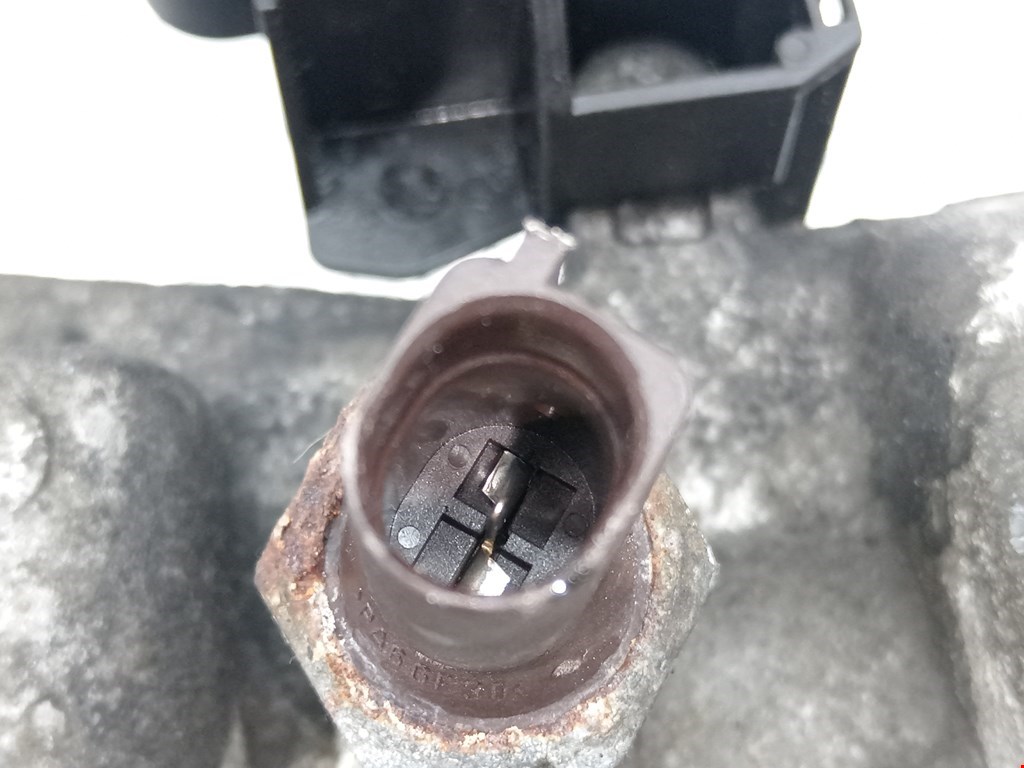 Корпус масляного фильтра VOLKSWAGEN Caddy III 2004-2015