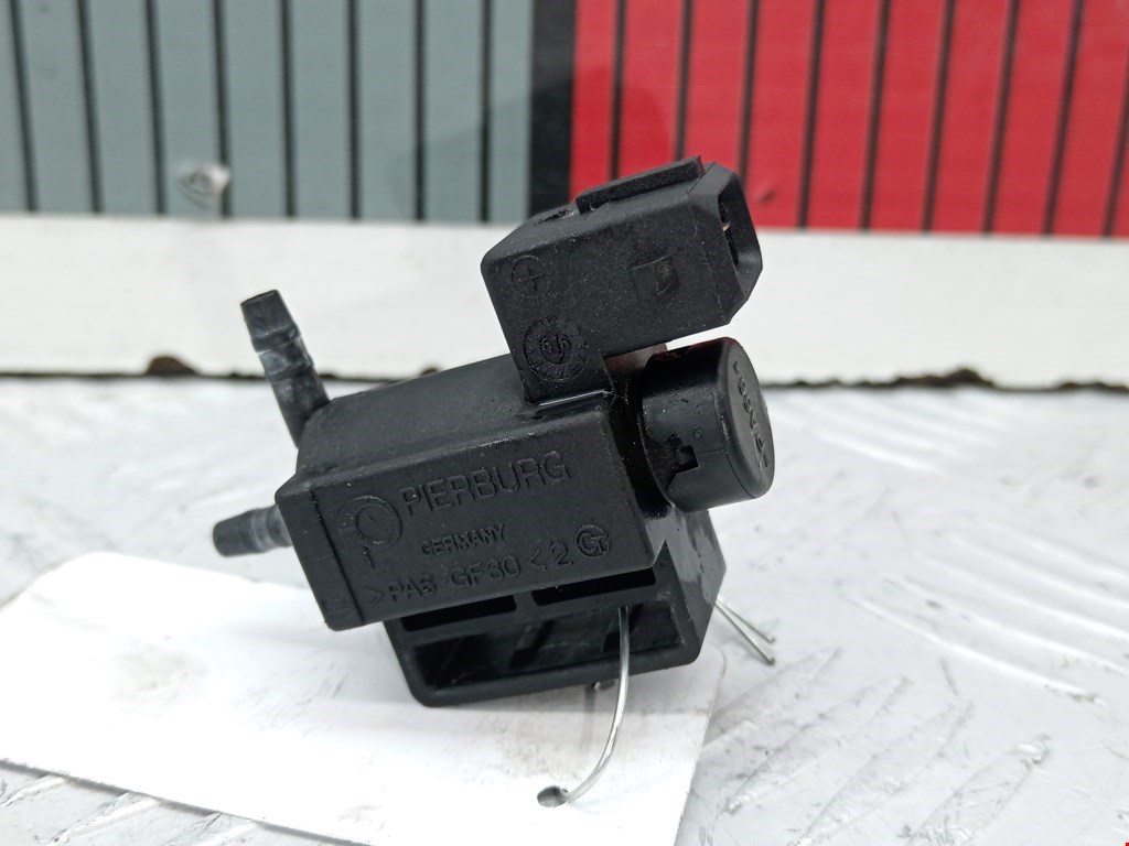 Клапан воздушного фильтра Audi A3 8L (1996-2003)