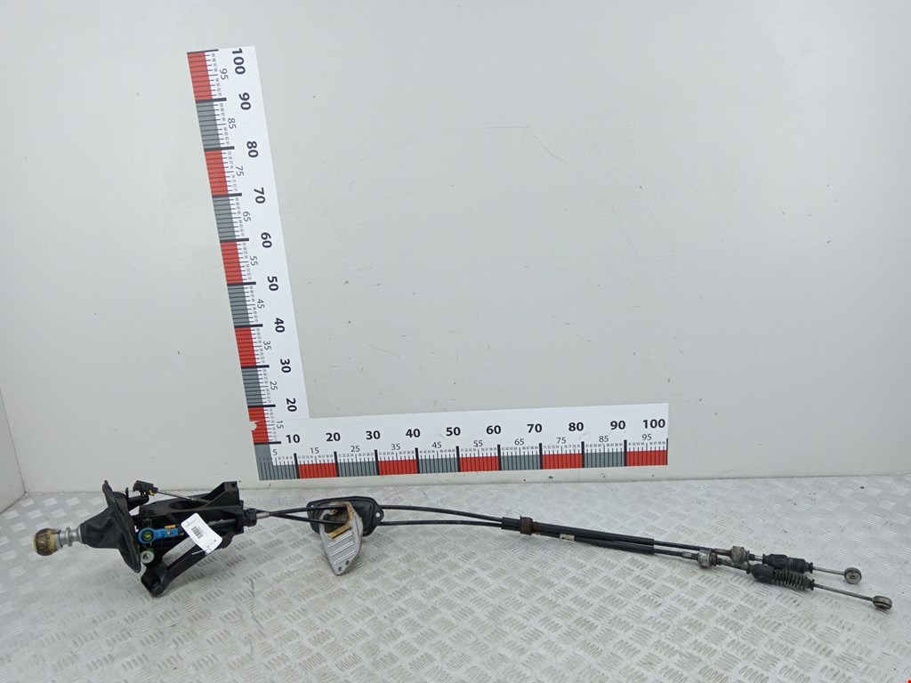 Кулиса (селектор) АКПП/МКПП в салоне TOYOTA Auris E150 2006-2012