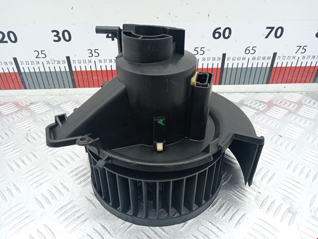 Моторчик (мотор) отопителя салона OPEL Astra G 1998-2005