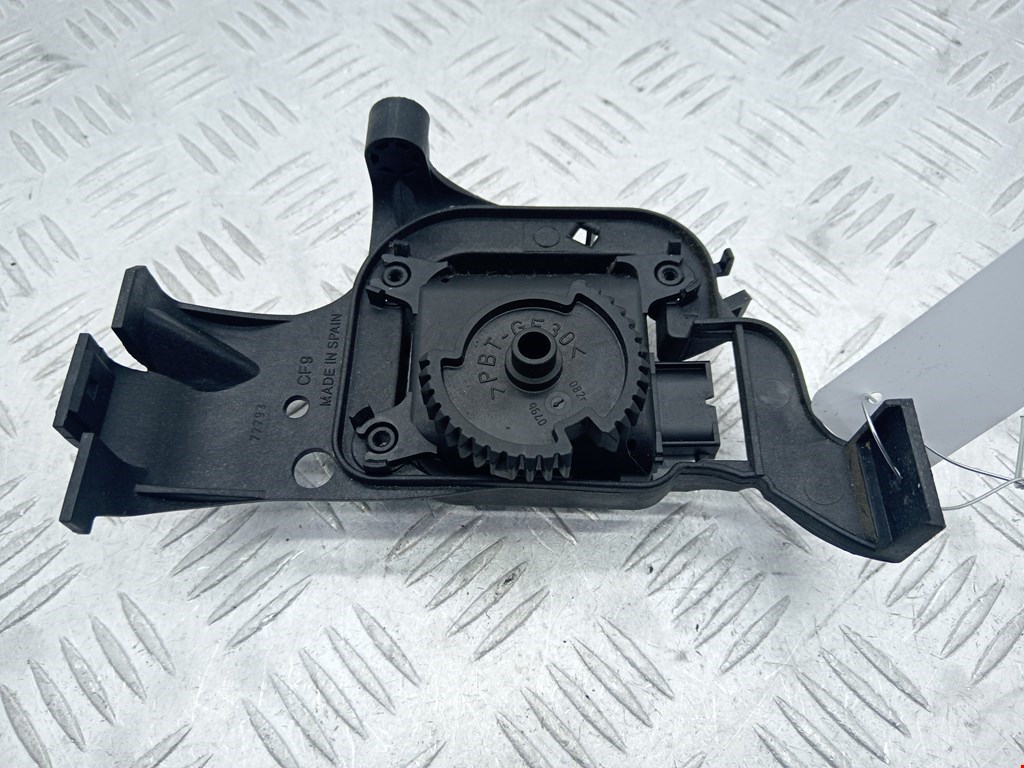 Моторчик заслонки печки SKODA Fabia MK1 1999-2006