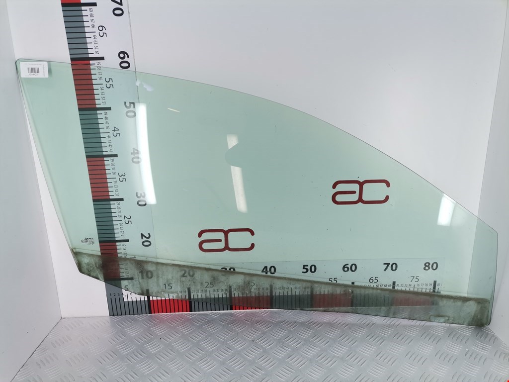 Стекло двери переднее правое SEAT Ibiza 2002-2008