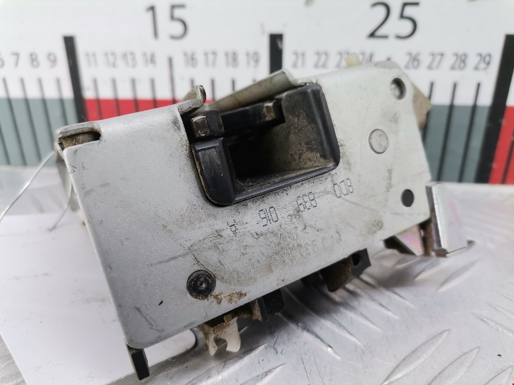 Замок двери задней правой AUDI A4 B5 1995-2001