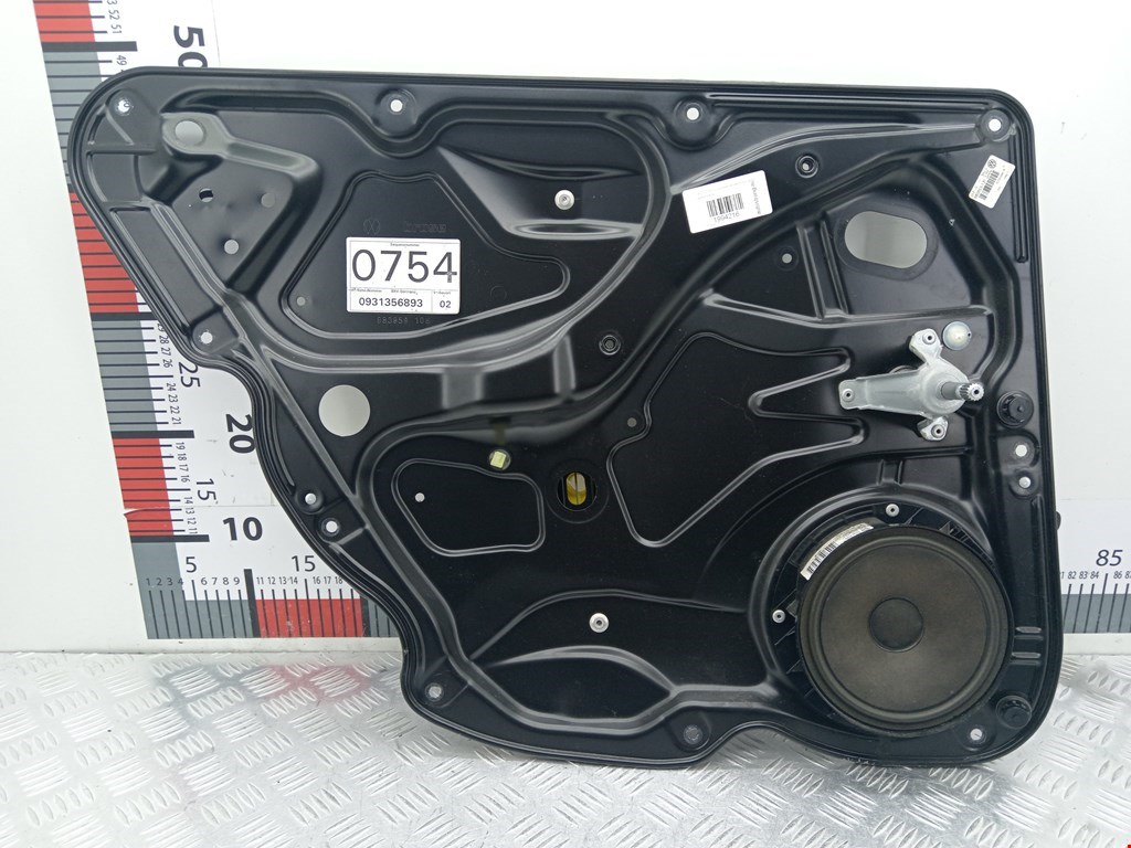 Стеклоподъемник задний левый VOLKSWAGEN Passat B6 2005-2011