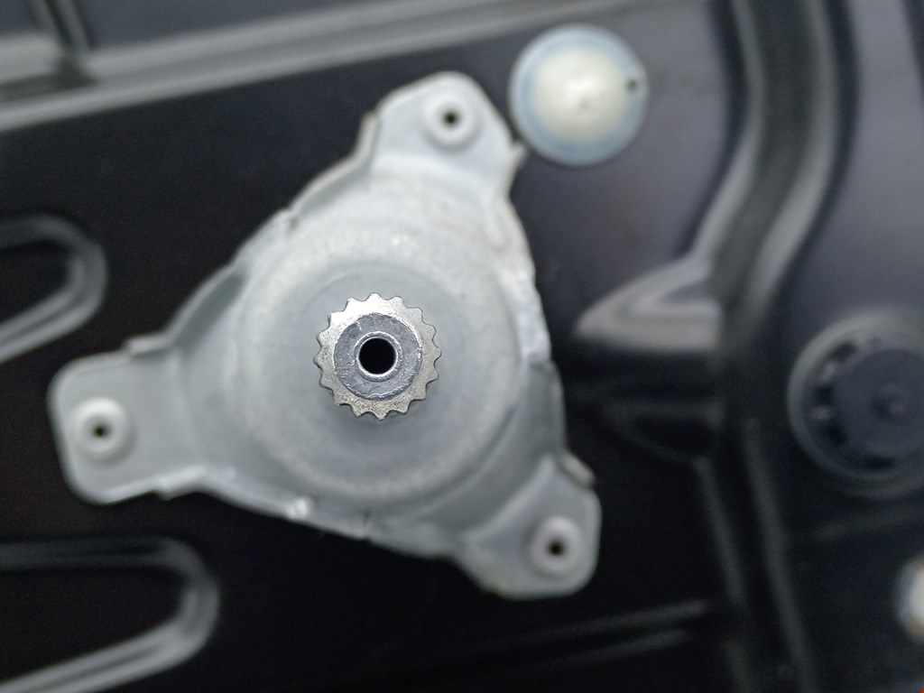 Стеклоподъемник задний левый VOLKSWAGEN Passat B6 2005-2011