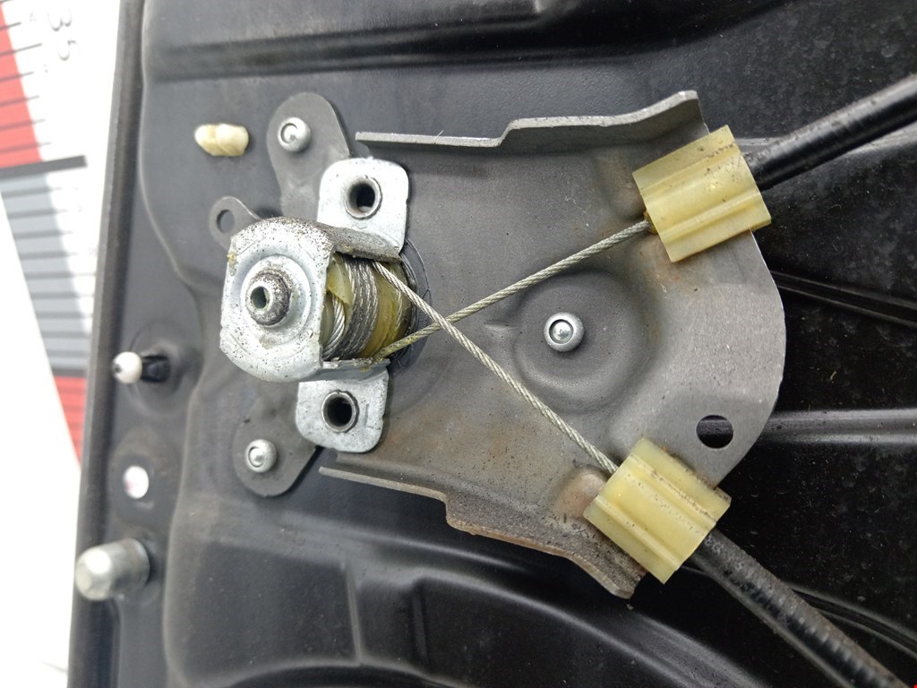 Стеклоподъемник задний левый VOLKSWAGEN Passat B6 2005-2011