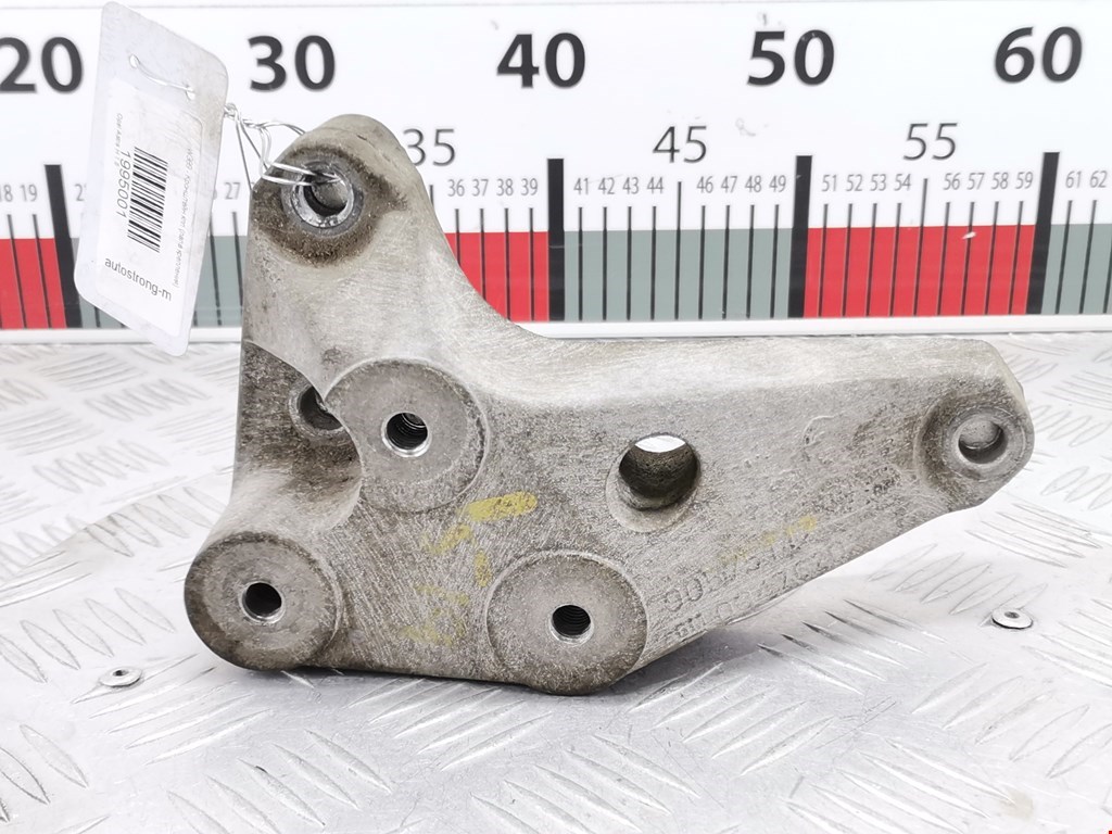 Кронштейн (крепление лапа траверса) кпп Opel Astra H (2004-2014)