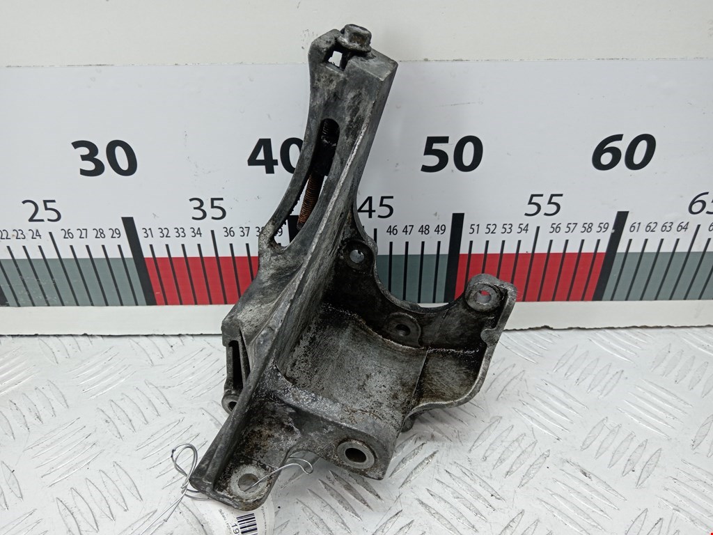 Кронштейн генератора SUBARU Legacy 2003-2009