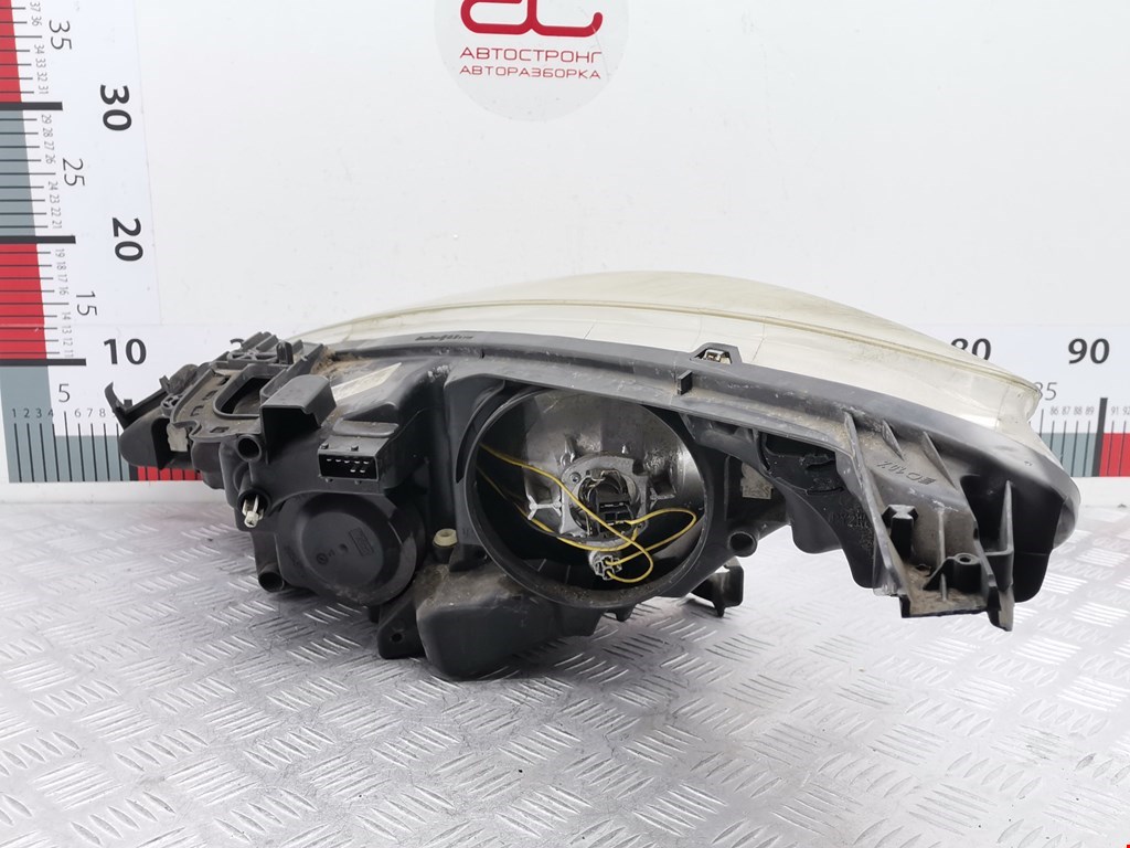 Фара правая PEUGEOT 207 2006-2015