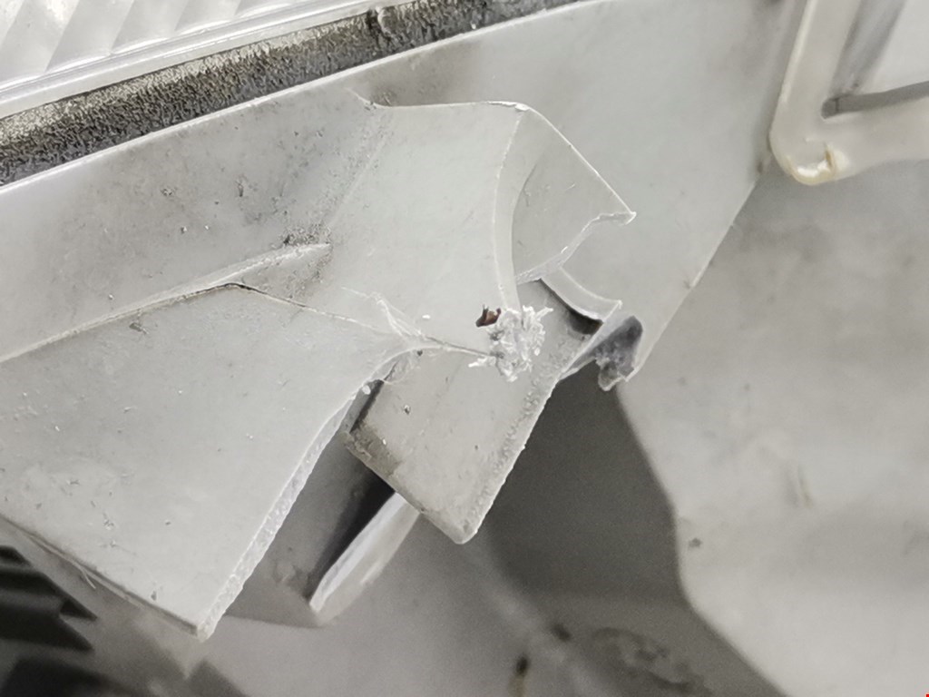 Фара правая RENAULT Master 1998-2010