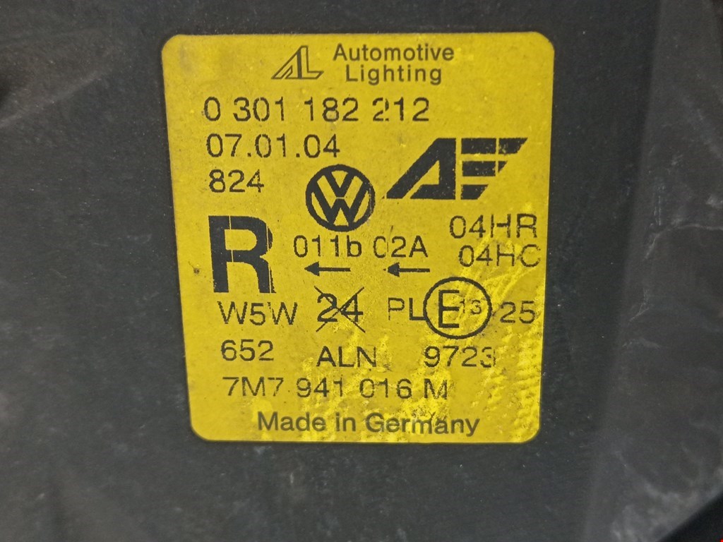 Фара правая SEAT Alhambra 1996-2010