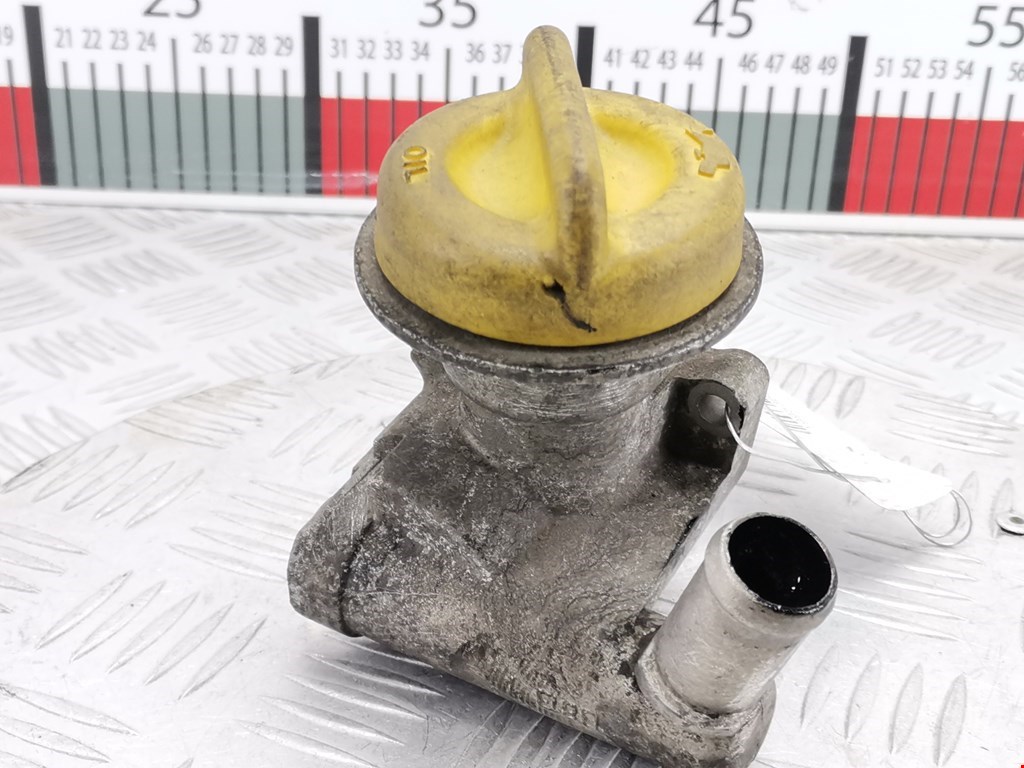 Горловина маслозаливная (залива масла) OPEL Zafira B 2005-2012