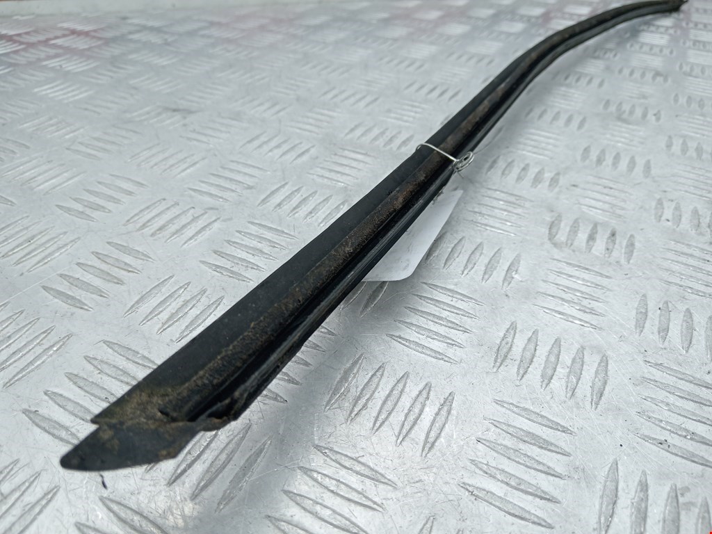 Молдинг лобового стекла AUDI A3 8P 2003-2013