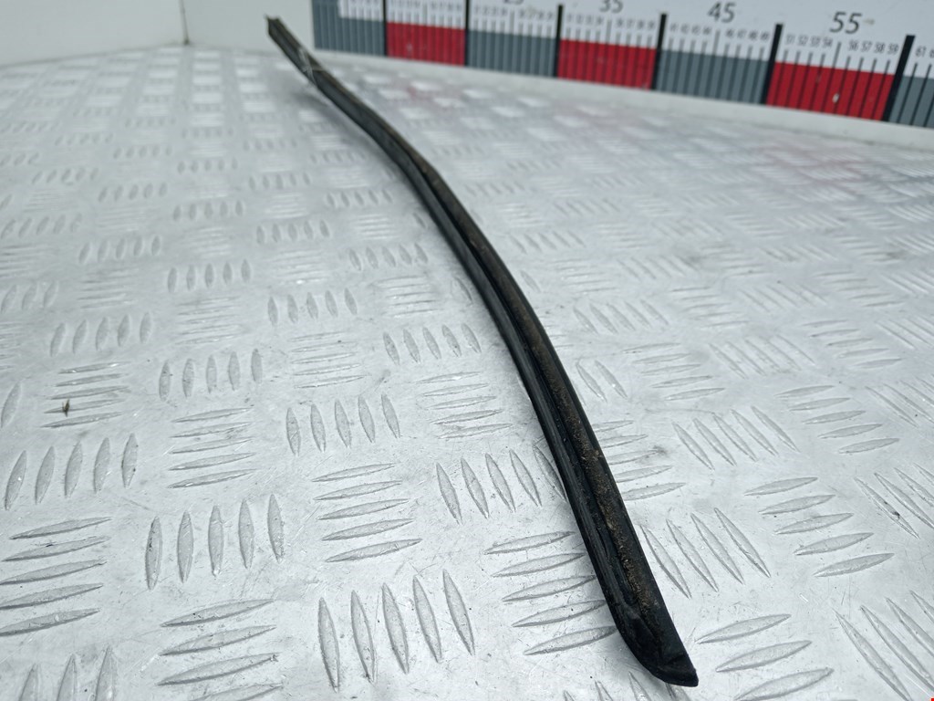 Молдинг лобового стекла AUDI A3 8P 2003-2013