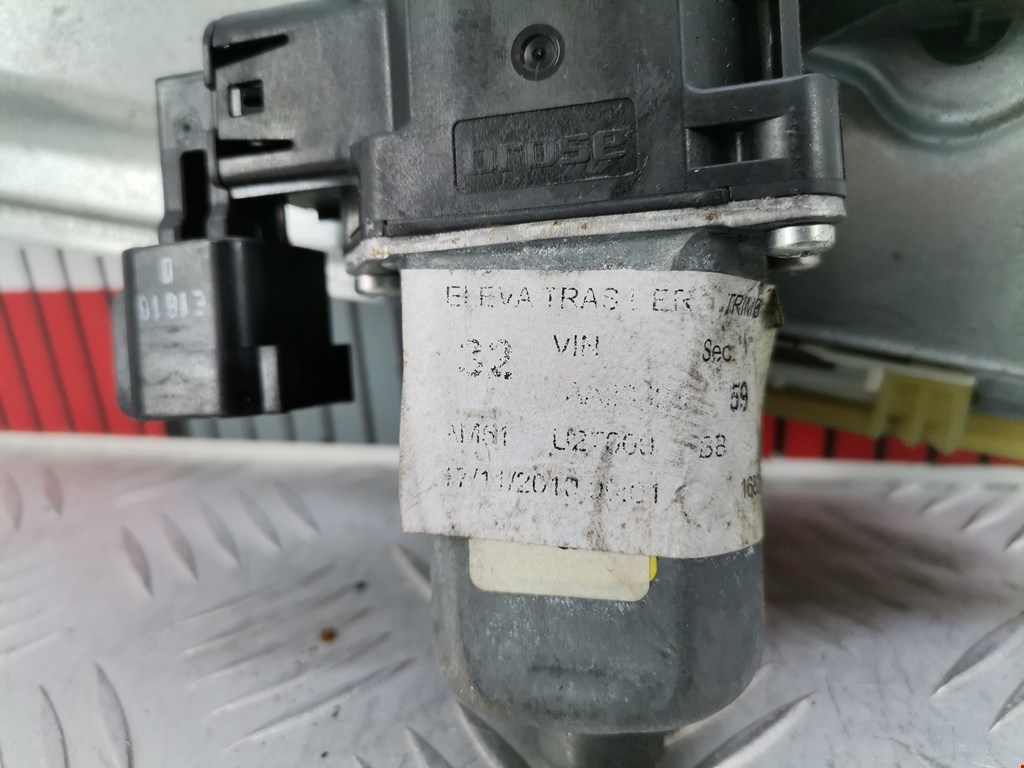 Стеклоподъемник задний правый FORD C-MAX 2010-2019