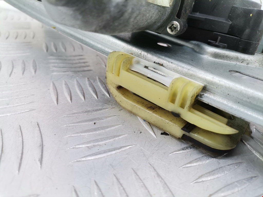 Стеклоподъемник задний правый FORD C-MAX 2010-2019