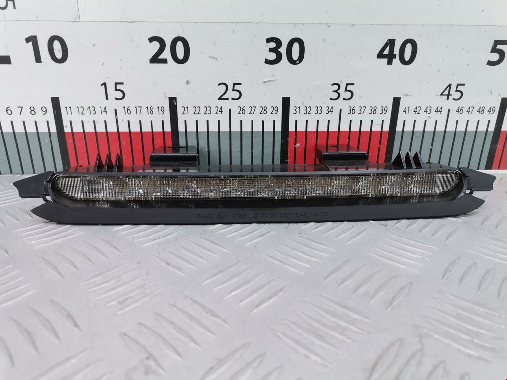 Фонарь дополнительный тормозной (стоп-сигнал) Volvo V50 1 (2004-2010)