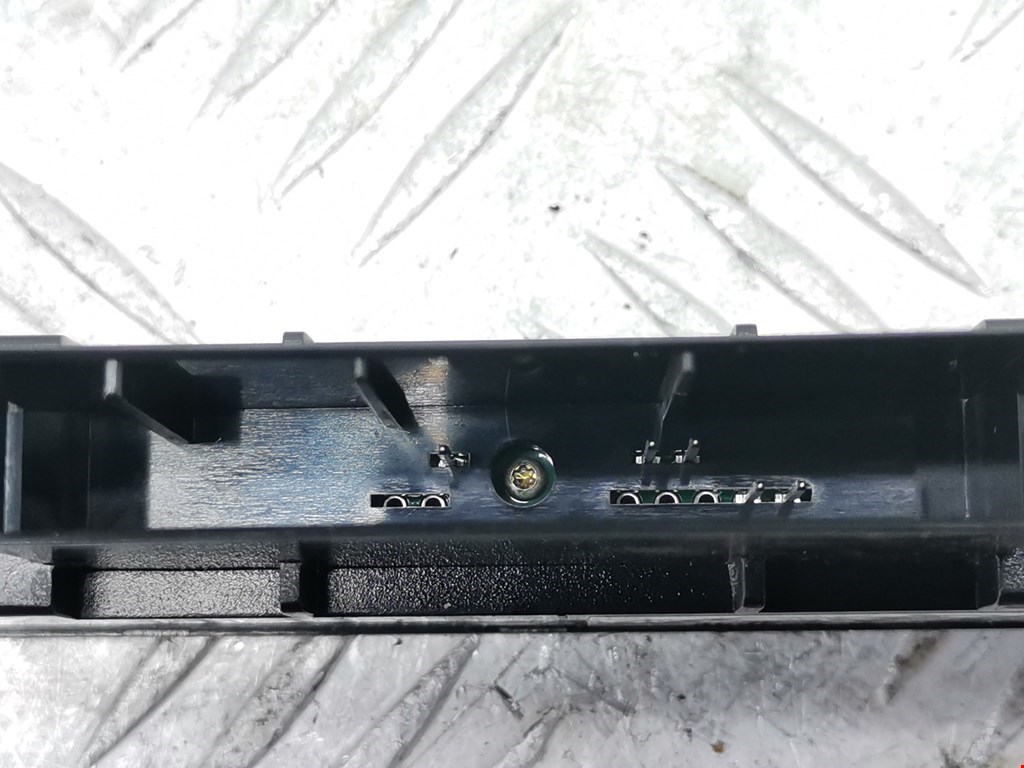 Кнопка антипробуксовочной системы BMW 5er 5 серия E39 1995-2004