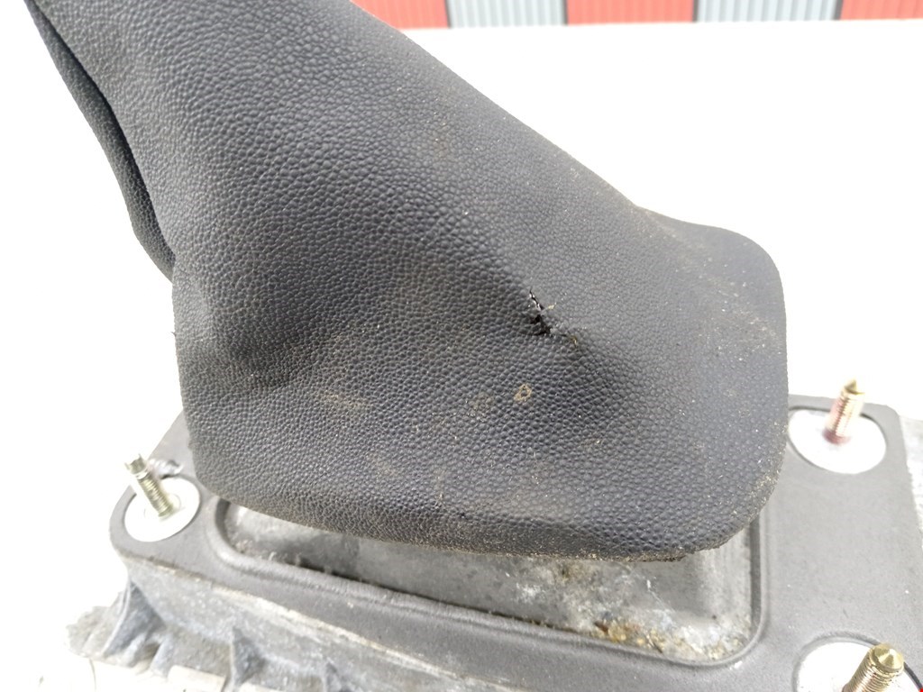 Кулиса (селектор) АКПП/МКПП в салоне SKODA Fabia MK1 1999-2006