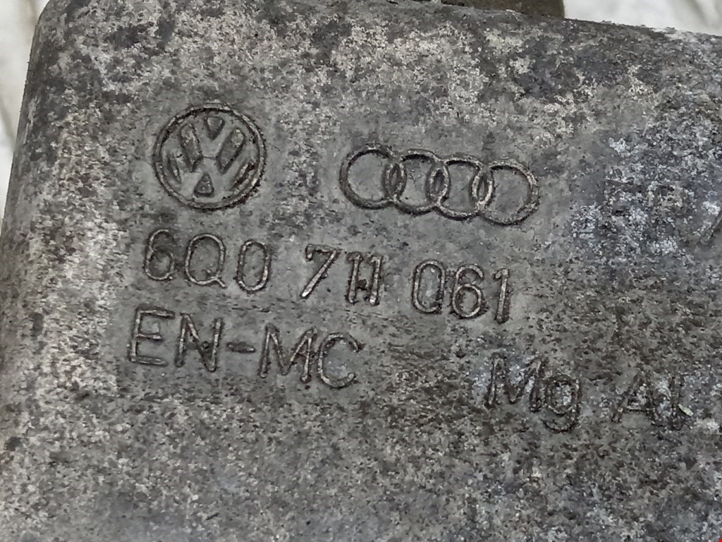 Кулиса (селектор) АКПП/МКПП в салоне SKODA Fabia MK1 1999-2006