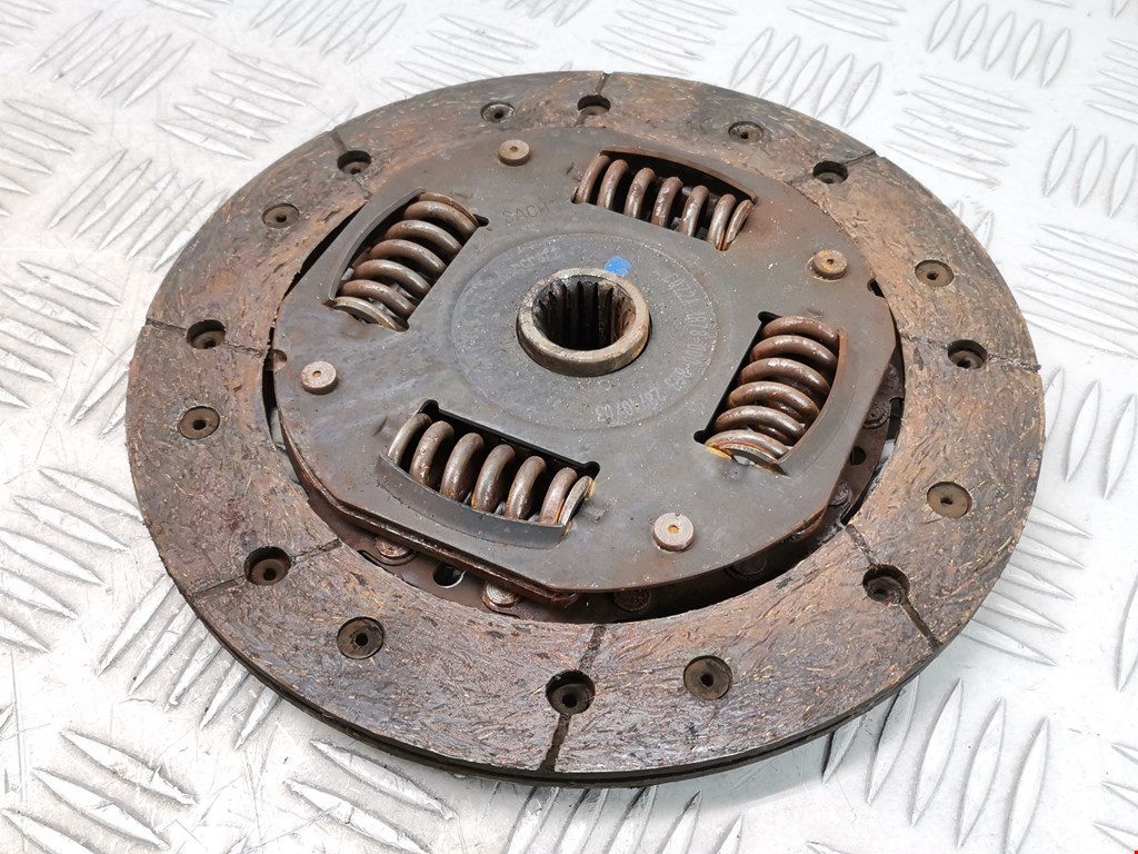 Маховик (демпфер сцепления) FORD Fiesta 2001-2008