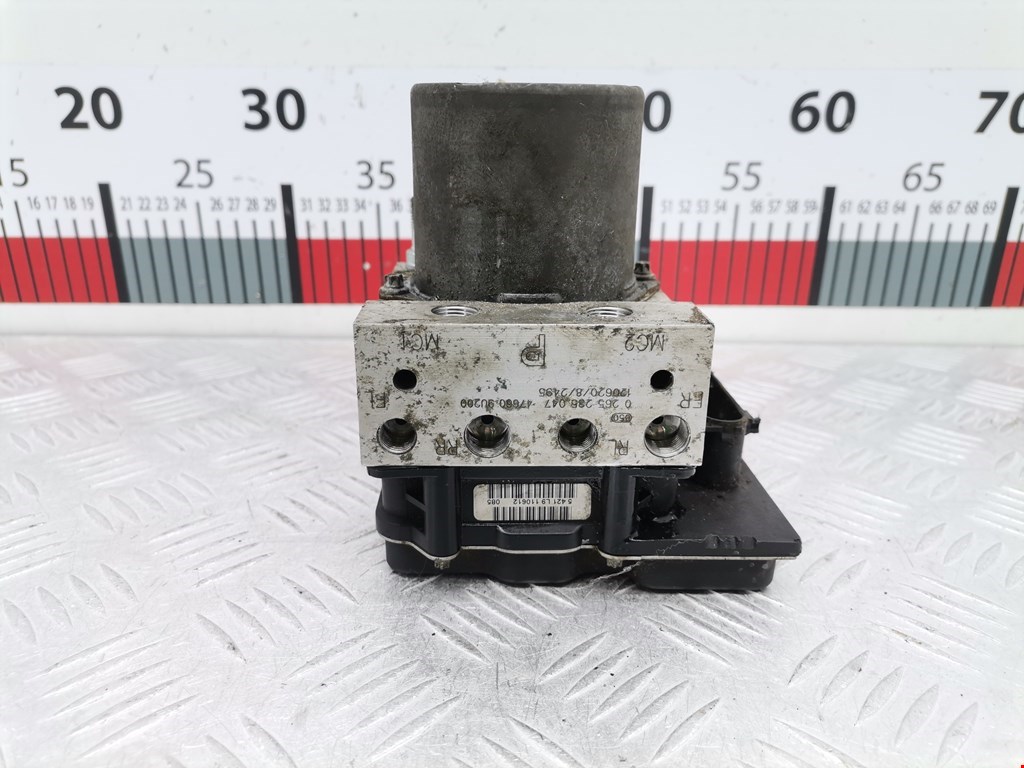 Блок ABS (насос) NISSAN Note E11 2005-2014