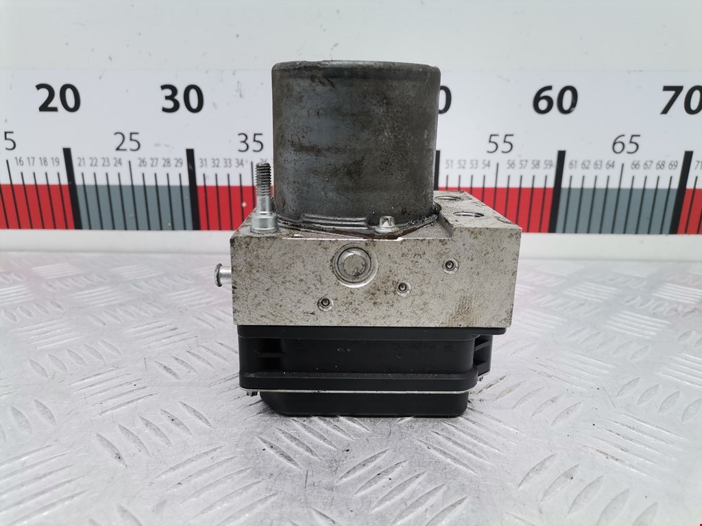 Блок ABS (насос) NISSAN Note E11 2005-2014