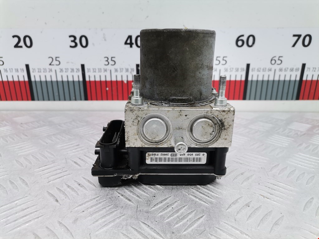 Блок ABS (насос) NISSAN Note E11 2005-2014