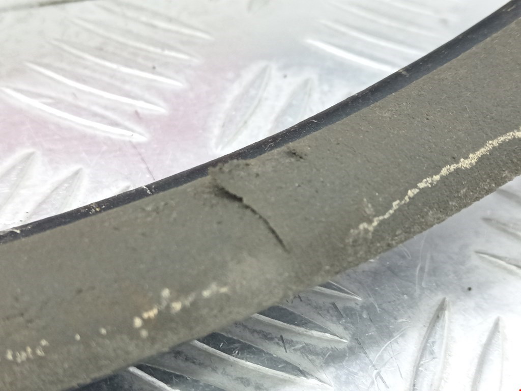 Уплотнитель двери MITSUBISHI Space Wagon N8,N9 1998-2004