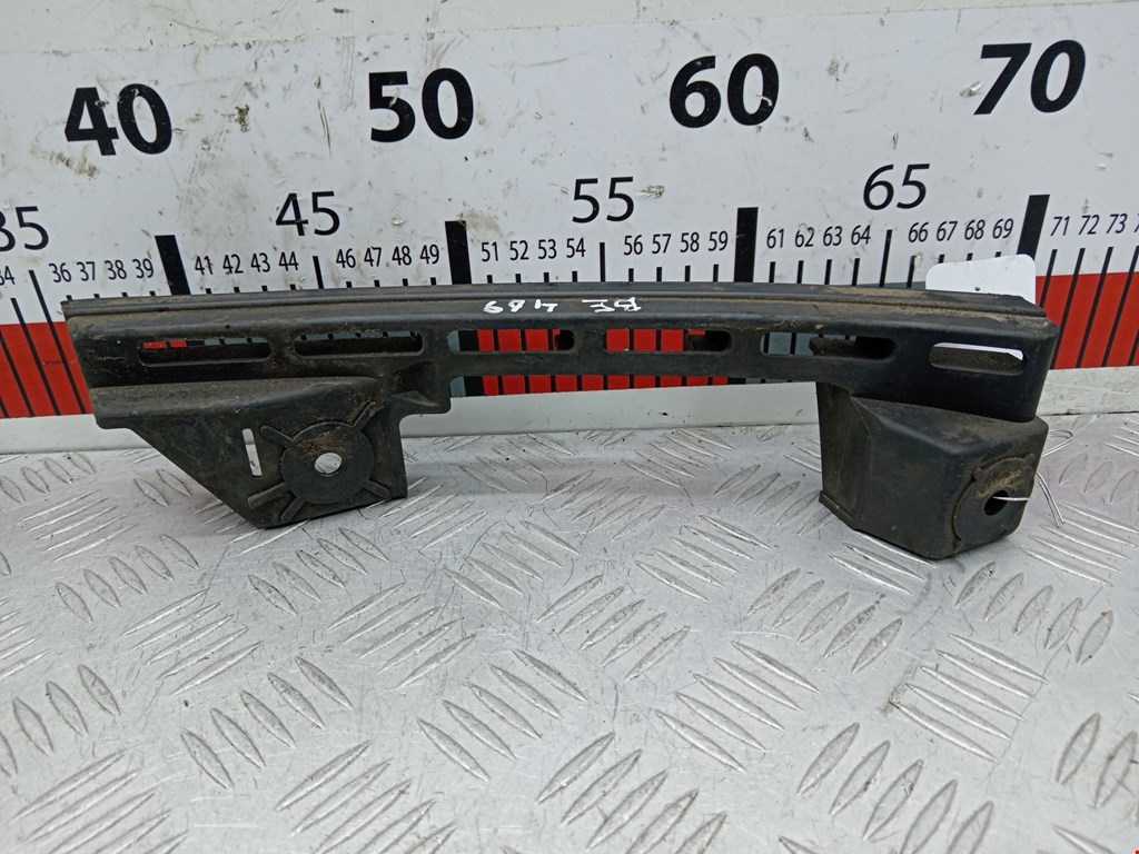 Кронштейн (крепление) переднего бампера правый Volkswagen Caddy 3 (2004-2015)