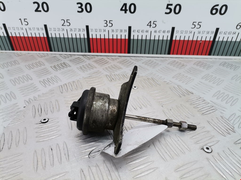 Моторчик привода (положения воздушных) заслонок (актуатор сервопривода турбины) CITROEN C 1 I 2005-2014