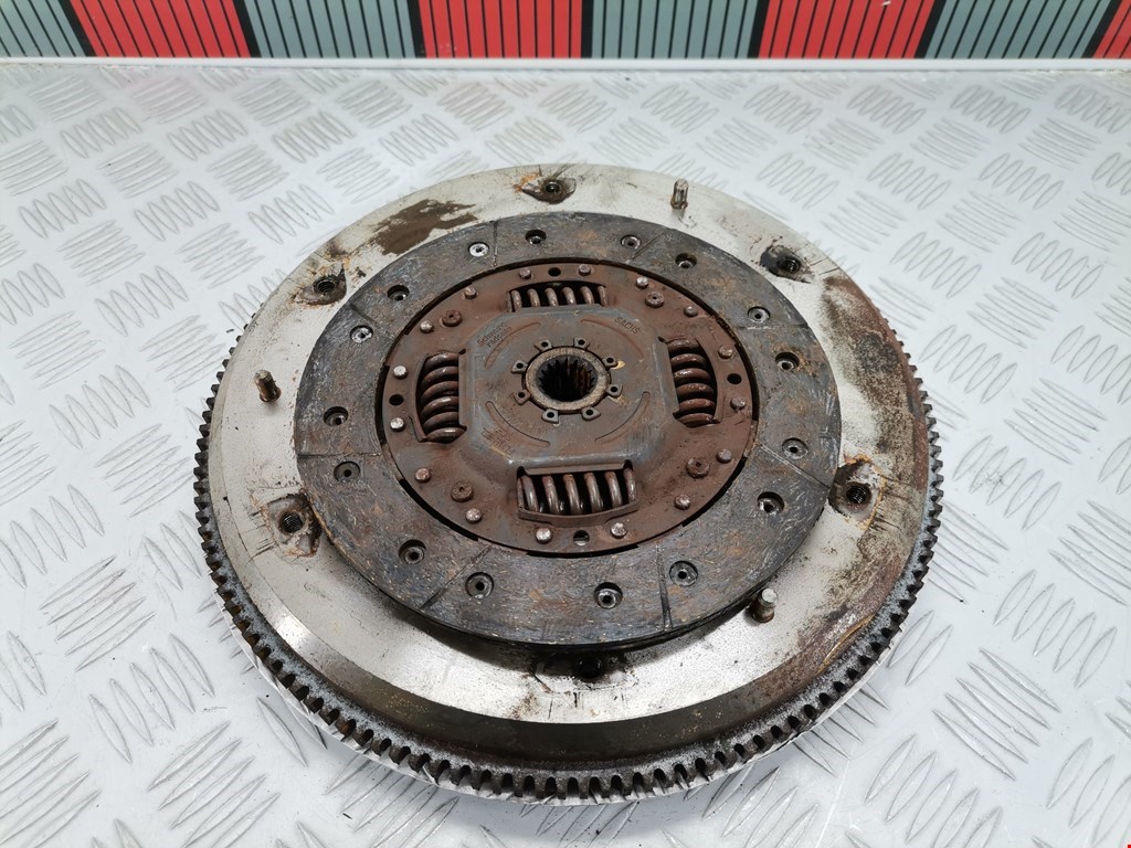 Маховик (демпфер сцепления) FORD Fiesta 2001-2008