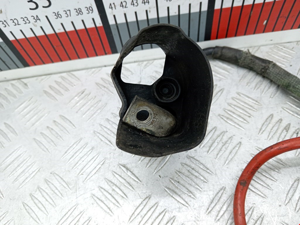 Клемма аккумулятора (плюс) + VOLKSWAGEN Touran 2003-2010
