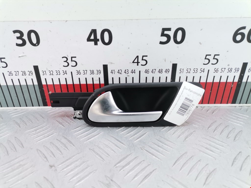 Ручка дверная задняя внутренняя левая VOLKSWAGEN Golf V 2003-2009