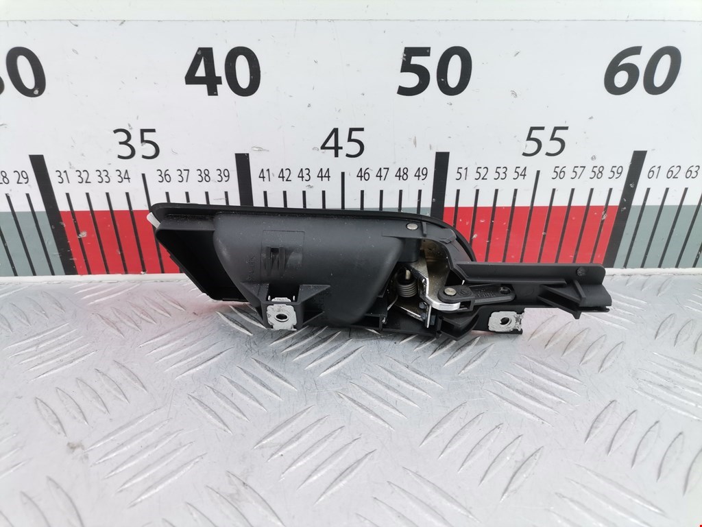 Ручка дверная задняя внутренняя левая VOLKSWAGEN Golf V 2003-2009