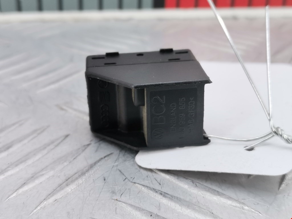 Кнопка стеклоподъемника VOLKSWAGEN Passat B5 1997-2005