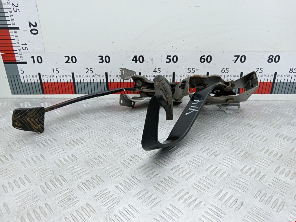 Блок педалей (педальный узел) MITSUBISHI Space Wagon N8,N9 1998-2004