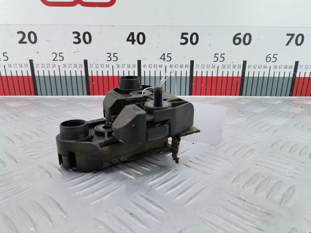 Замок багажника (крышки двери) LAND ROVER Discovery III 2005-2009