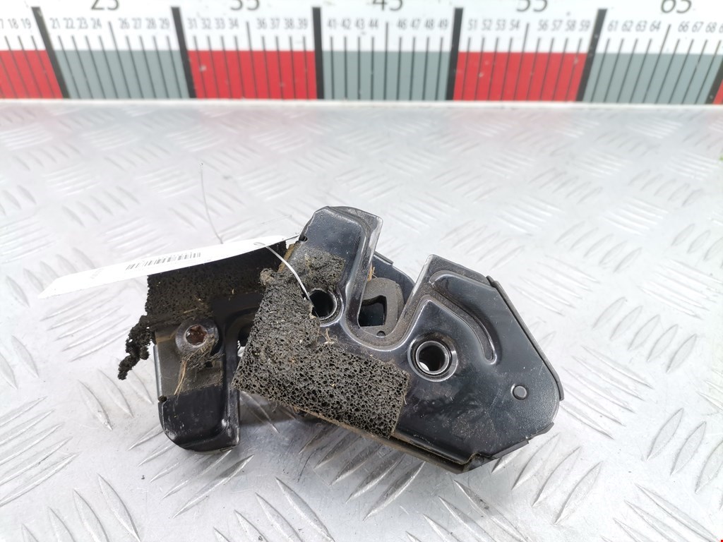Замок багажника (крышки двери) LAND ROVER Discovery III 2005-2009