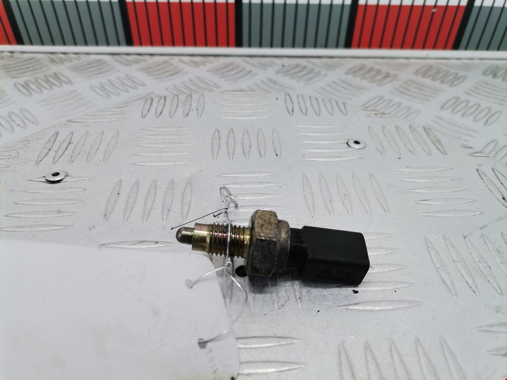 Датчик включения заднего хода VOLKSWAGEN Golf IV 1997-2003