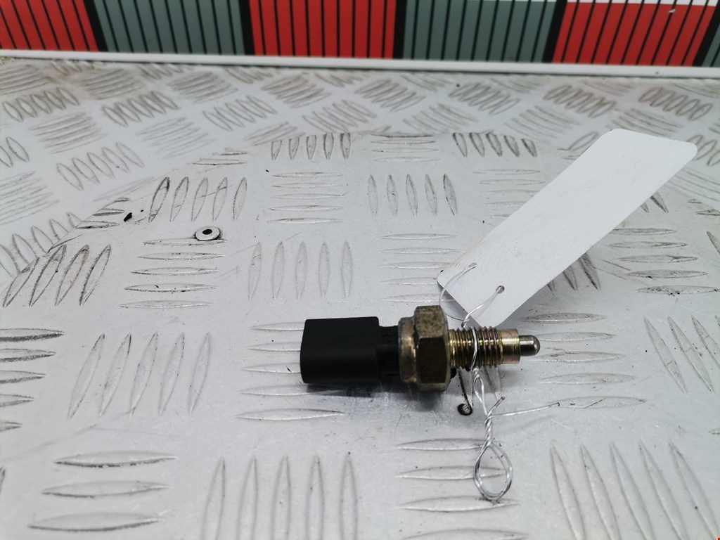 Датчик включения заднего хода VOLKSWAGEN Golf IV 1997-2003